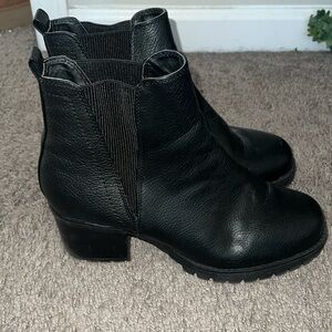 MIA Avya Chunky Platform Boots Size 9